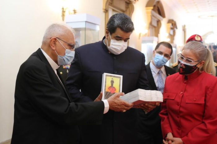 Dos caras de Nicolás