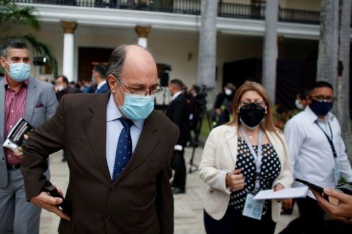 El plato está servido Pedro Calzadilla