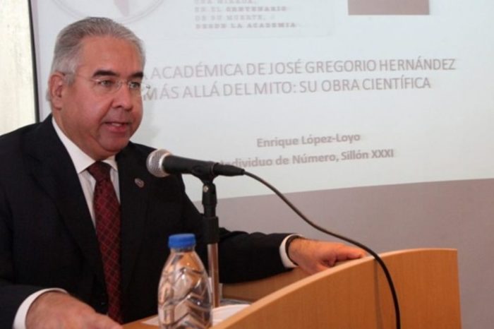 Enrique López Loyo - presidente de la Academia Nacional de Medicina