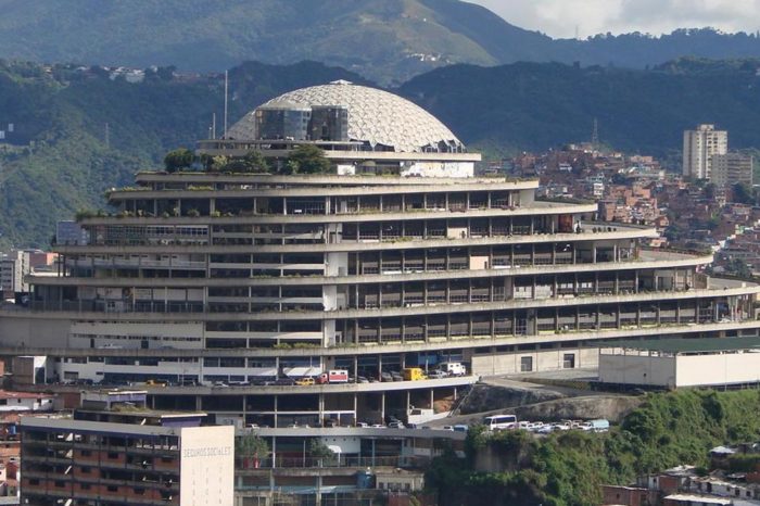 Excarcelan a exgerentes de Petrowarao detenidos en El Helicoide - plazo carcel, retardo procesal - plataforma unitaria