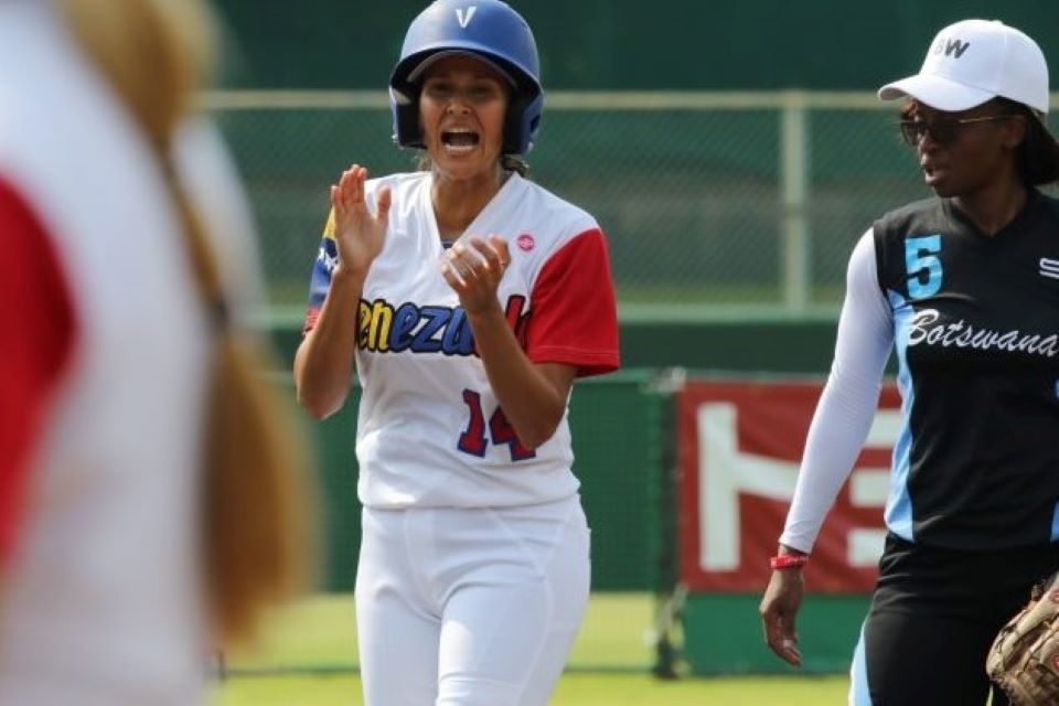 Insólito triple play María Soto