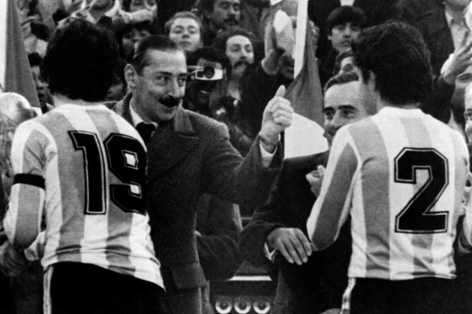Fútbol y política: una simbiosis problemática
