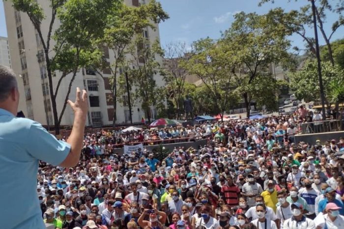 ¿Campaña electoral o lucha de egos?