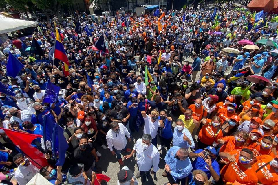 Ecuaciones de la política