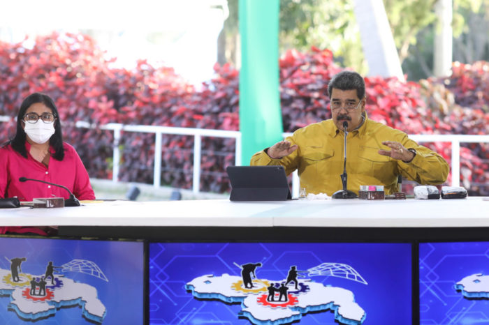 Maduro fustiga a Pietro Parolín por carta enviada a Fedecámaras