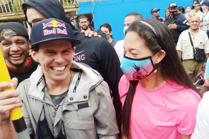 Atletas olímpicos Daniel Dhers y Robeilis Peinado visitan la Cota 905