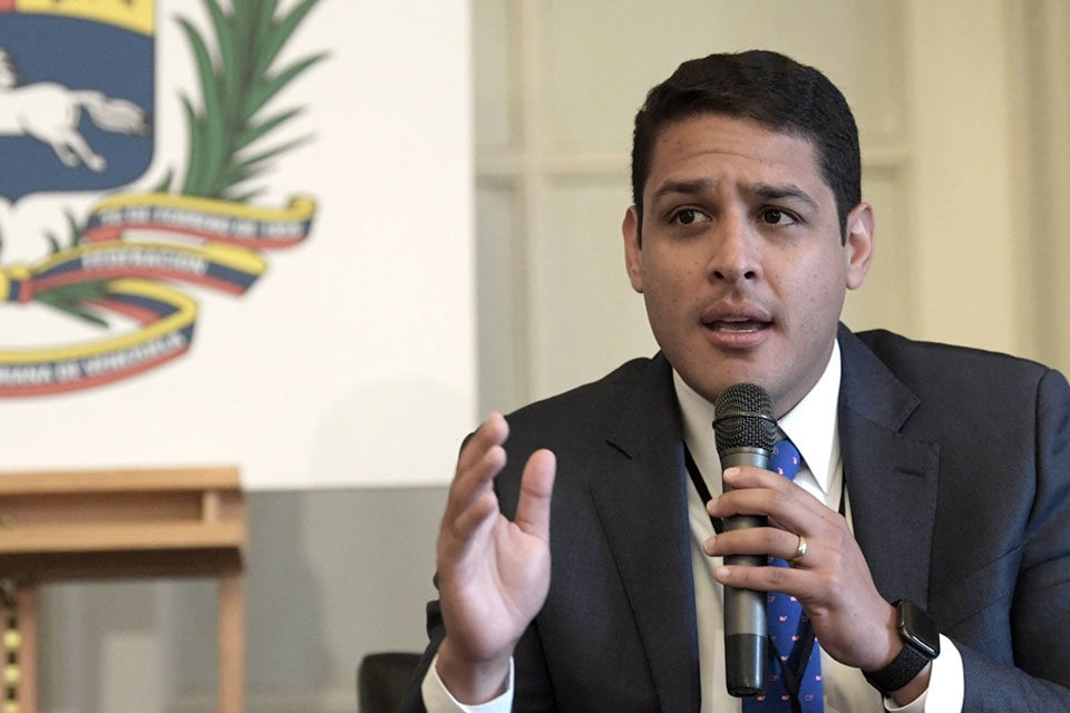 José Manuel Olivares oposición