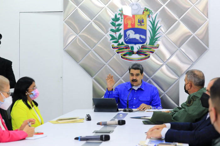 Maduro ofrece viviendas a damnificados de Mérida