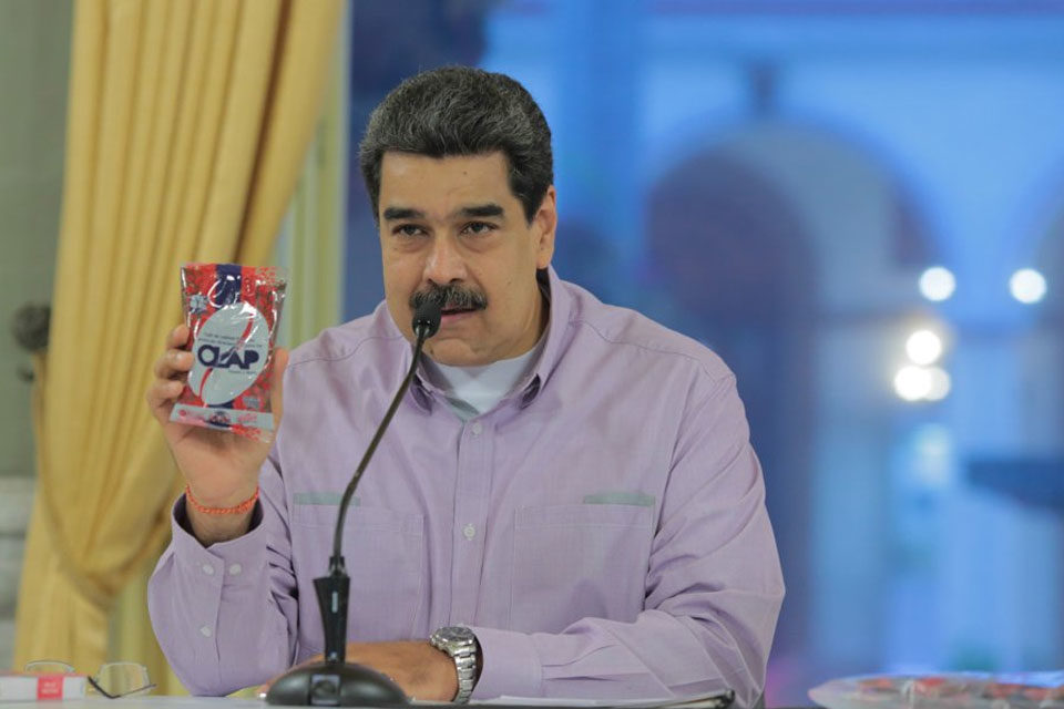 Pdvsa canjea petróleo por comida para los CLAP