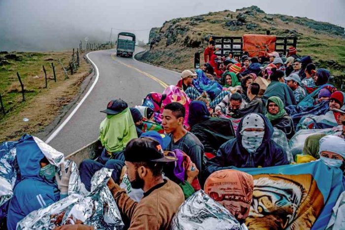 Vocero de Acnur y OMI alaba a Ecuador y Colombia por trato dado a los venezolanos