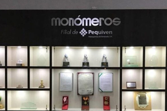 Renuncia presidenta de Monómeros