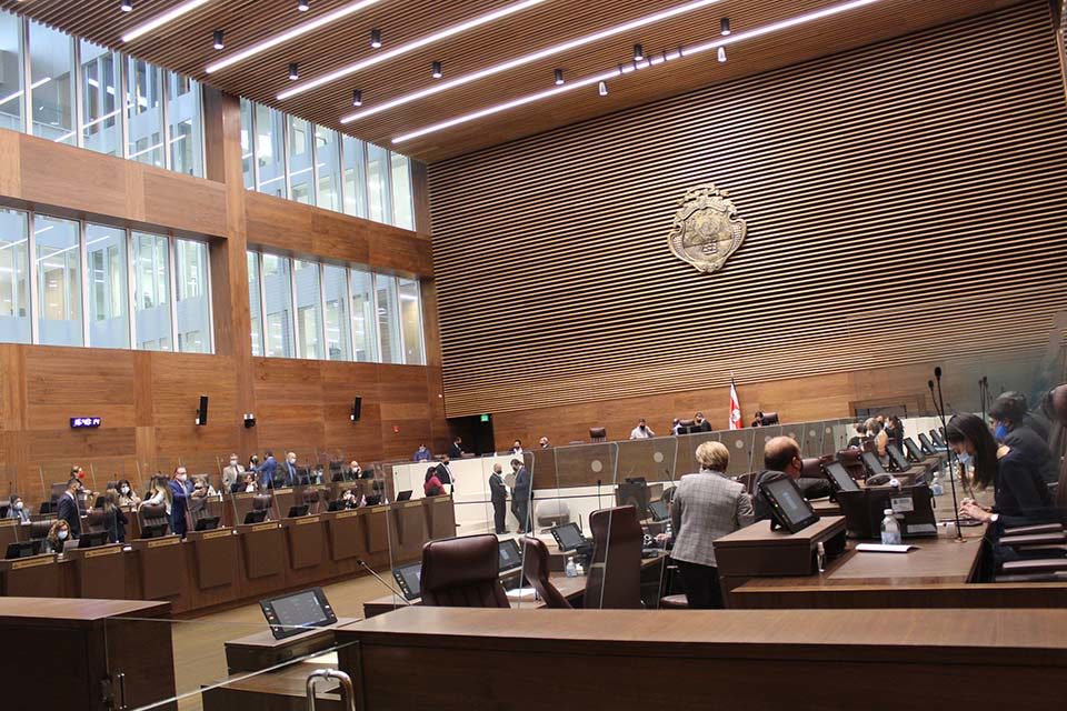 El problema de los diputados desertores en Costa Rica