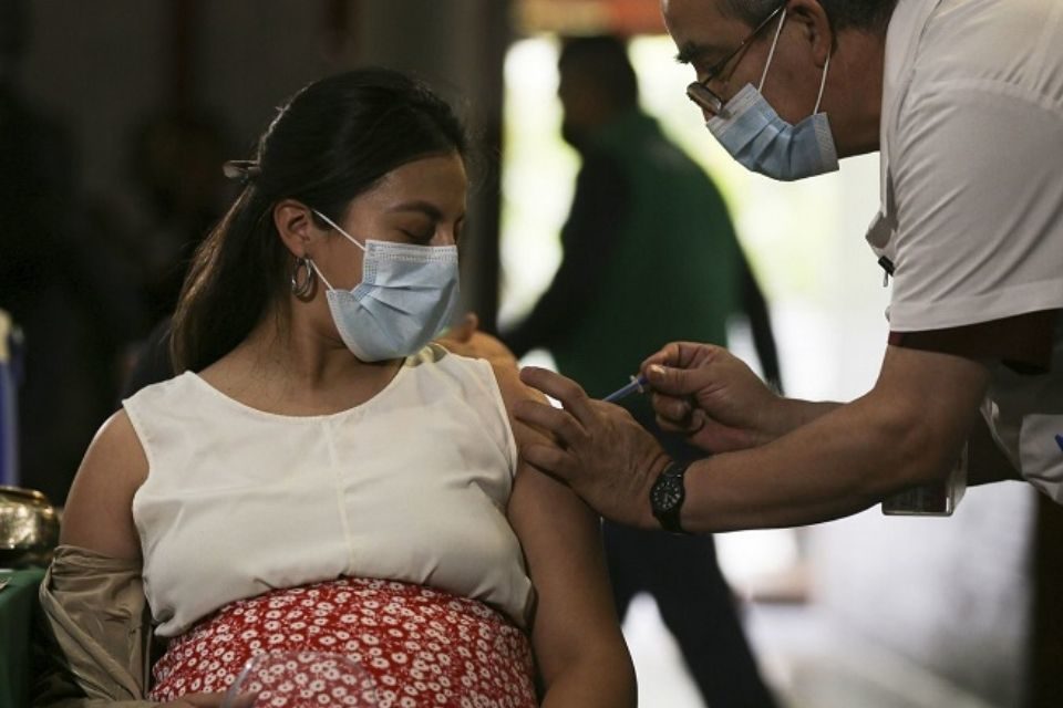 Mujeres embarazadas - Covid-19 - Vacunas
