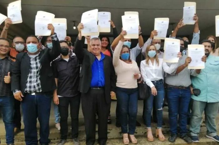 Adversarios de Nicolás Maduro le sacan más de 700.000 votos al PSUV