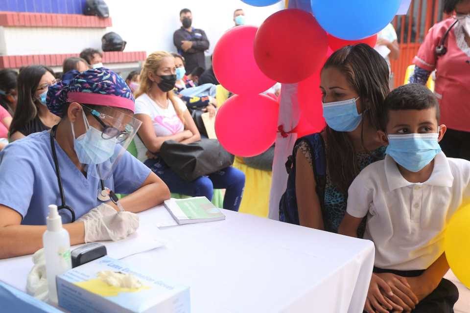 Covid-19. Inicia vacunación en niños de 2 a 11 años con sistema inmunitario comprometido