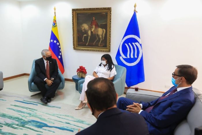 Delcy Rodríguez Félix Plasencia Rodolfo Sabogne AEC turismo