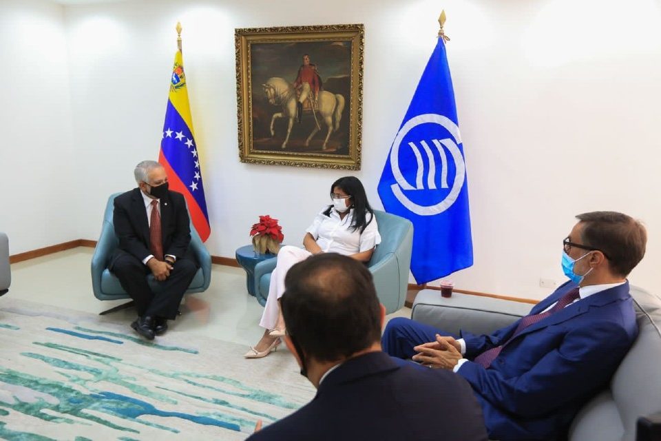 Delcy Rodríguez Félix Plasencia Rodolfo Sabogne AEC turismo