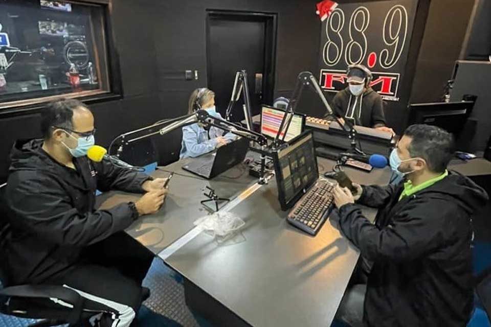 La romántica fm radio