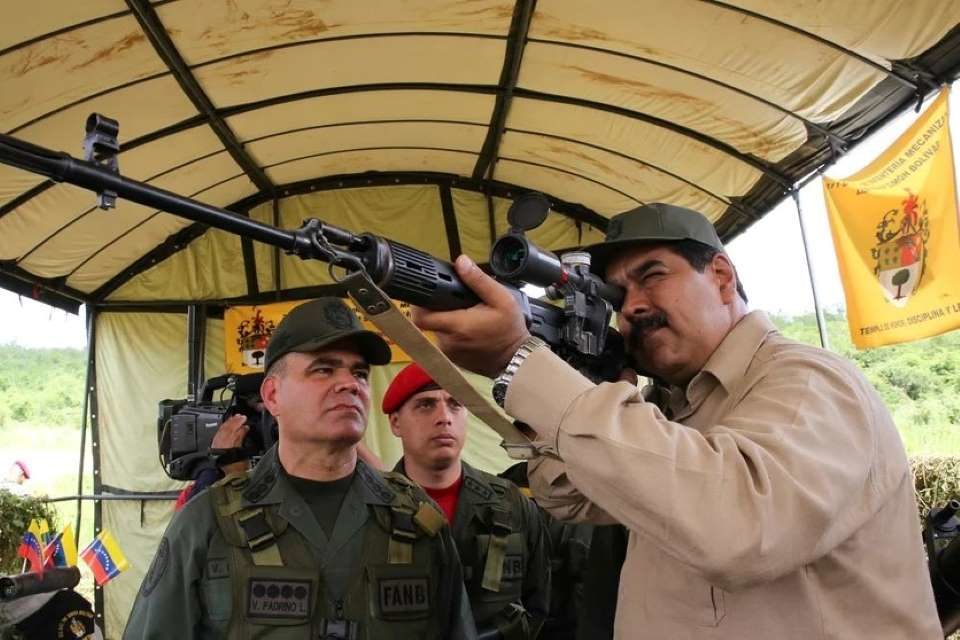 Rusia espera solventar mora con la FAN y lanzar fábrica de fusiles en 2022