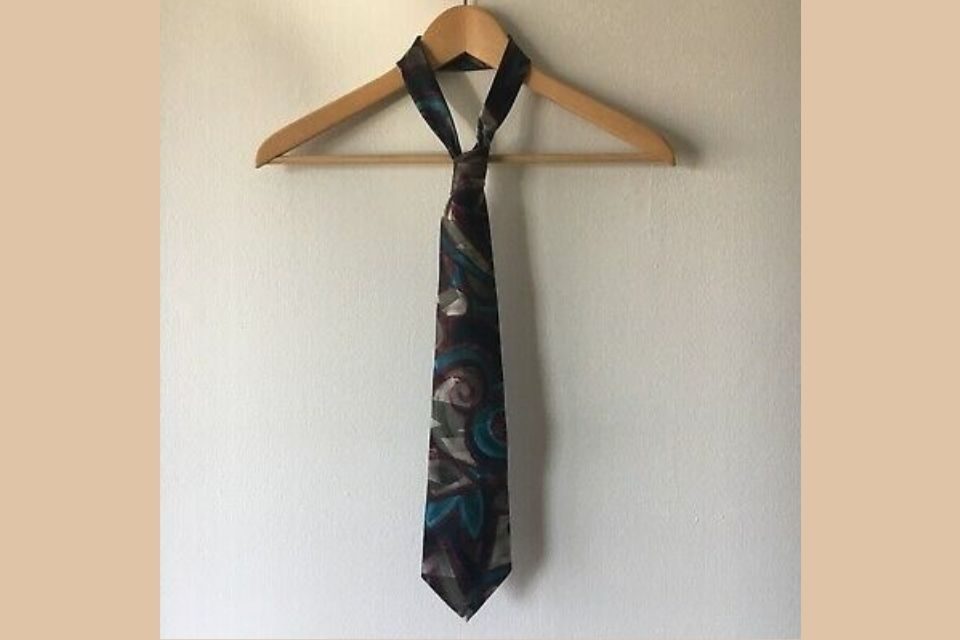 El estilo político "popular" corbata