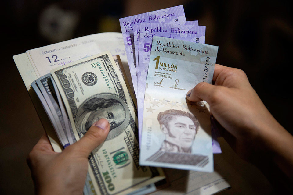 IGFT dólar Venezuela economía bolívar dólar moneda sueldo - aumento - salario - dólar paralelo aguinaldos efectivo empresas