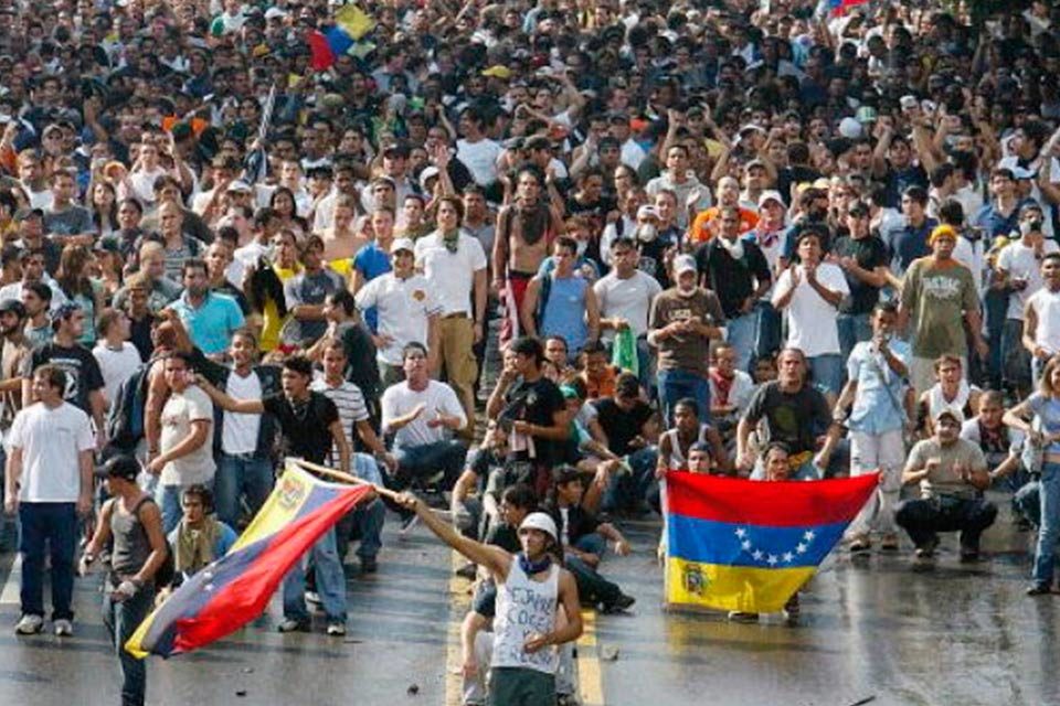 Defender a la democracia