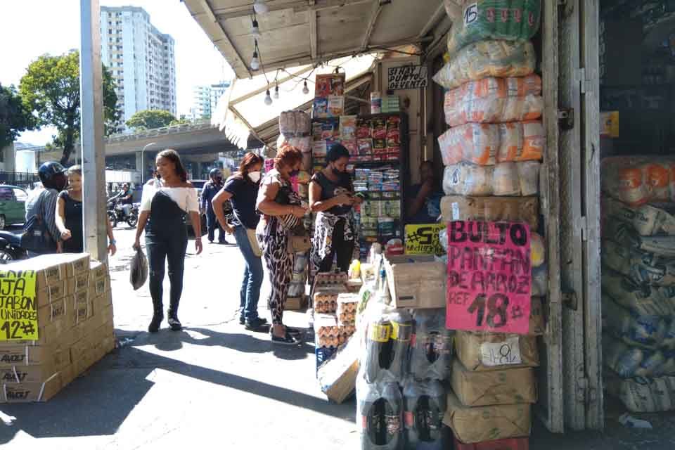 BCV Gente en la calle mercado Caracas economía bolsillo (2) Venezuela crecimiento