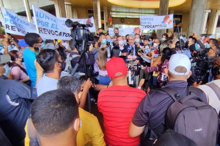 Tras bloqueo del CNE al revocatorio, reto de la oposición es robustecer músculo para 2024
