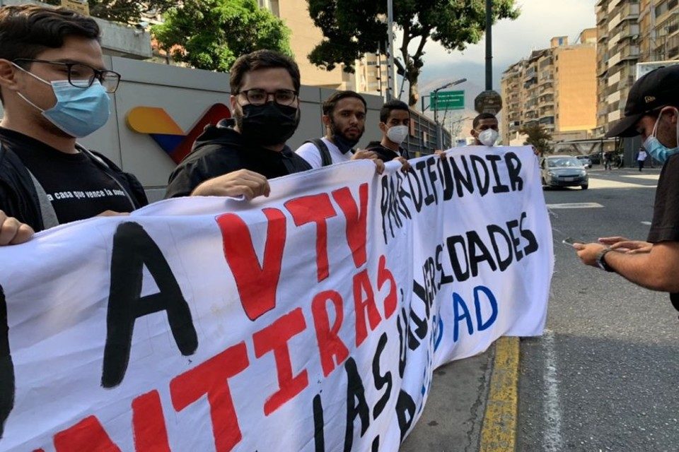 jesus mendoza-protesta-vtv-presupuestoucv-28ene2022NoticieroDigital