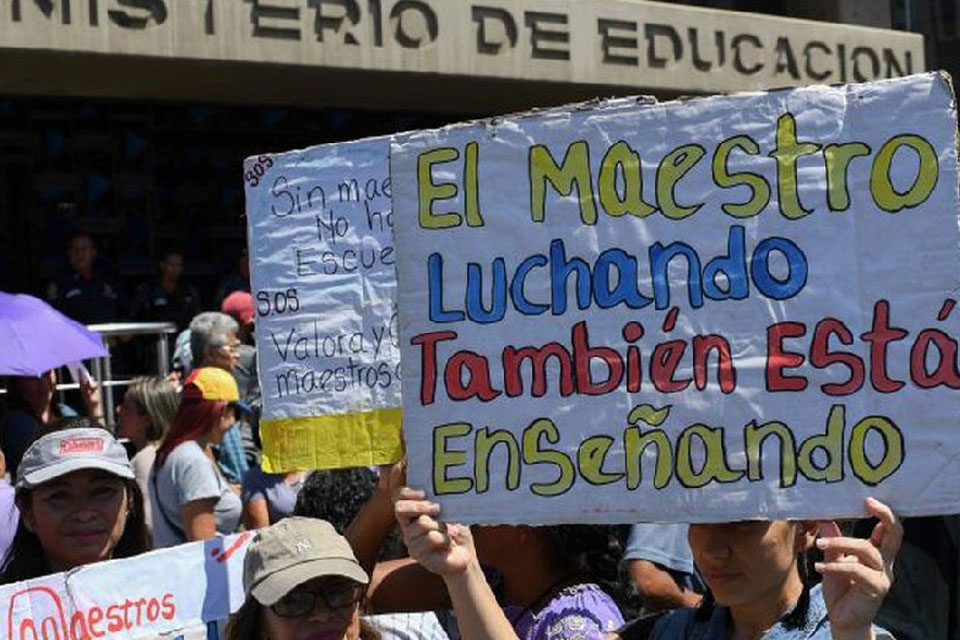 Profesores de la Educación Pública pasan hambre