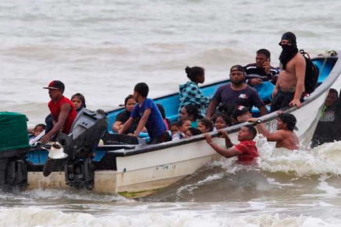 Maduro pon coto a Trinidad