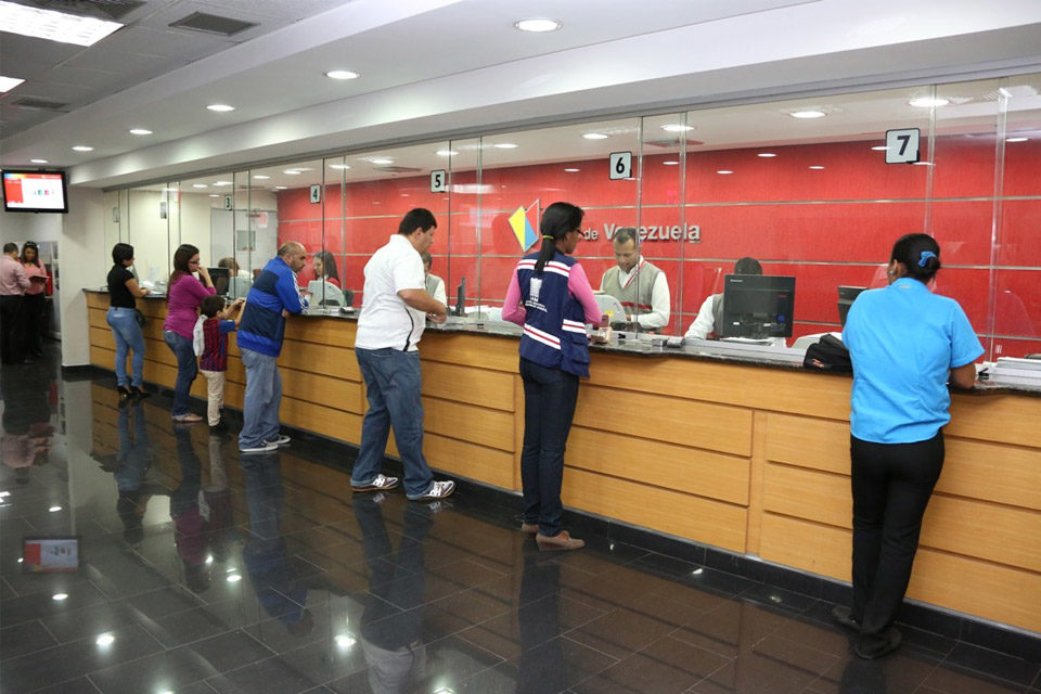 Banca retoma horari habitual créditos