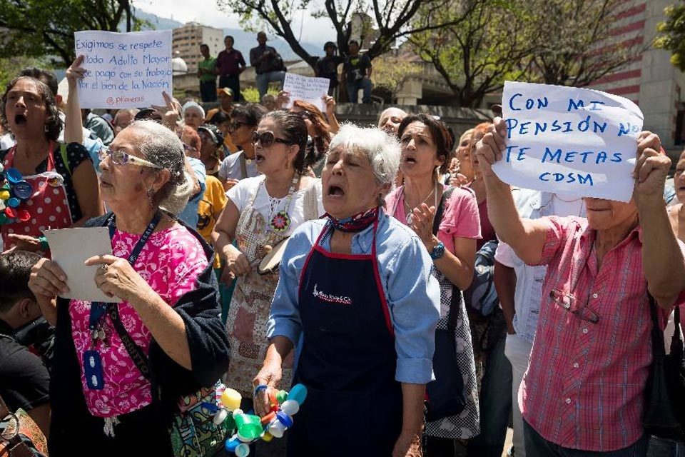 Pensionados y Jubilados protestan
