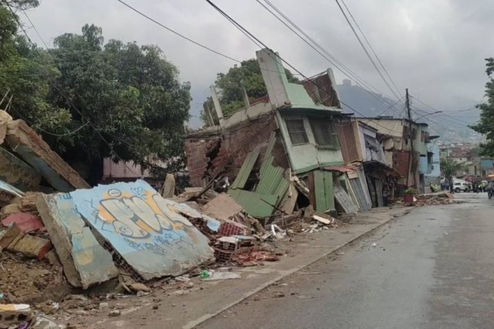 Ministro Remigio Ceballos alerta que "en mayo comienzan verdaderamente las fuertes lluvias"