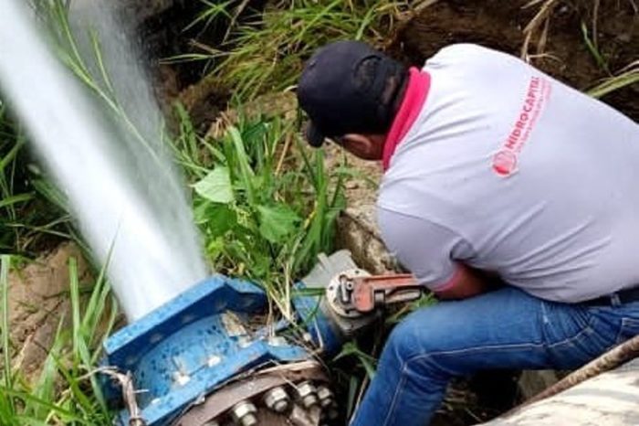 Trabajador Hidrocapital agua
