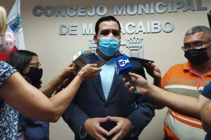 Ediles del PSUV en Maracaibo rechazan requisito universitario para premio de periodismo