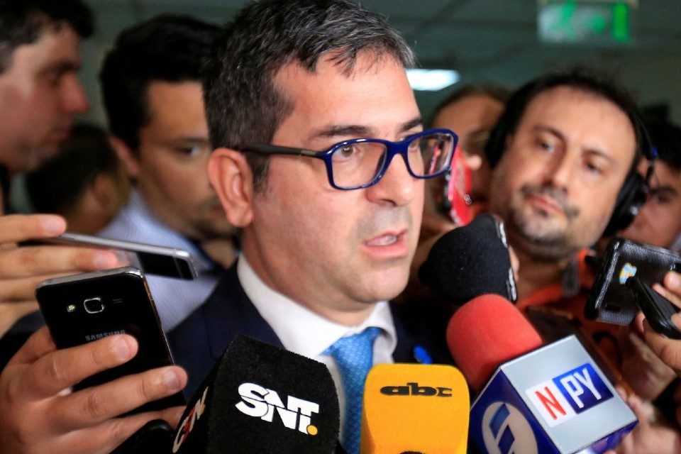 skynews-marcelo-pecci-paraguay_5767998 lentes fiscal