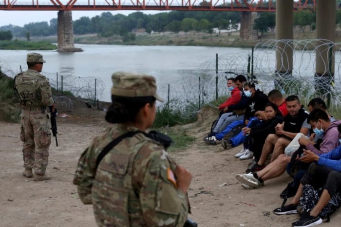 Centroamerica VOA Cumbre de las Américas migrantes AP Texas EEUU