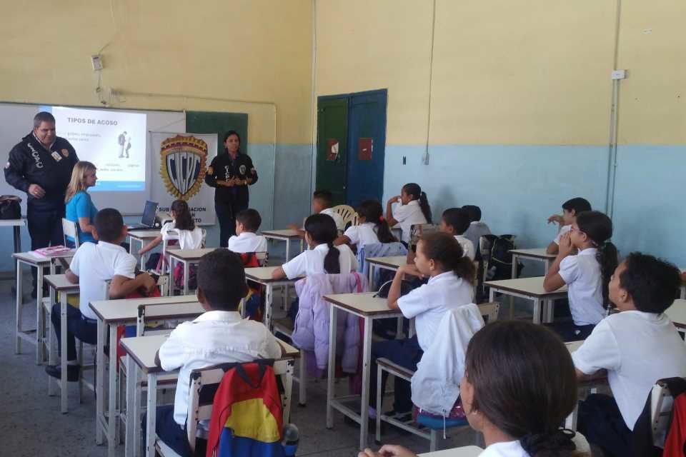 Escuelas acoso escolar