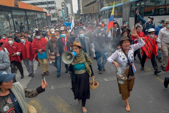¿Hay salida a la crisis en Ecuador?