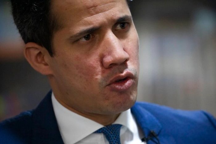 Juan Guaido VOA AP BCV oro protestas - gobierno interino