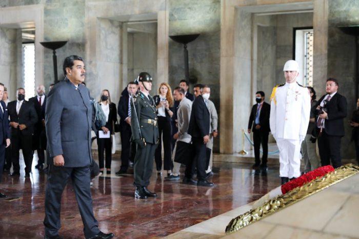 Maduro Turquia mausoleo Atartuk