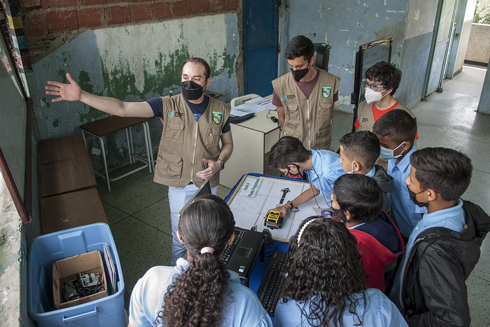 Robótica va a la escuela