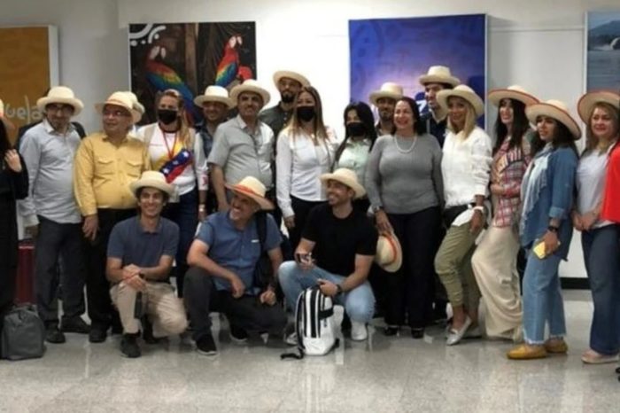 operadores-turisticos-e-influencers-iranies El Clarin