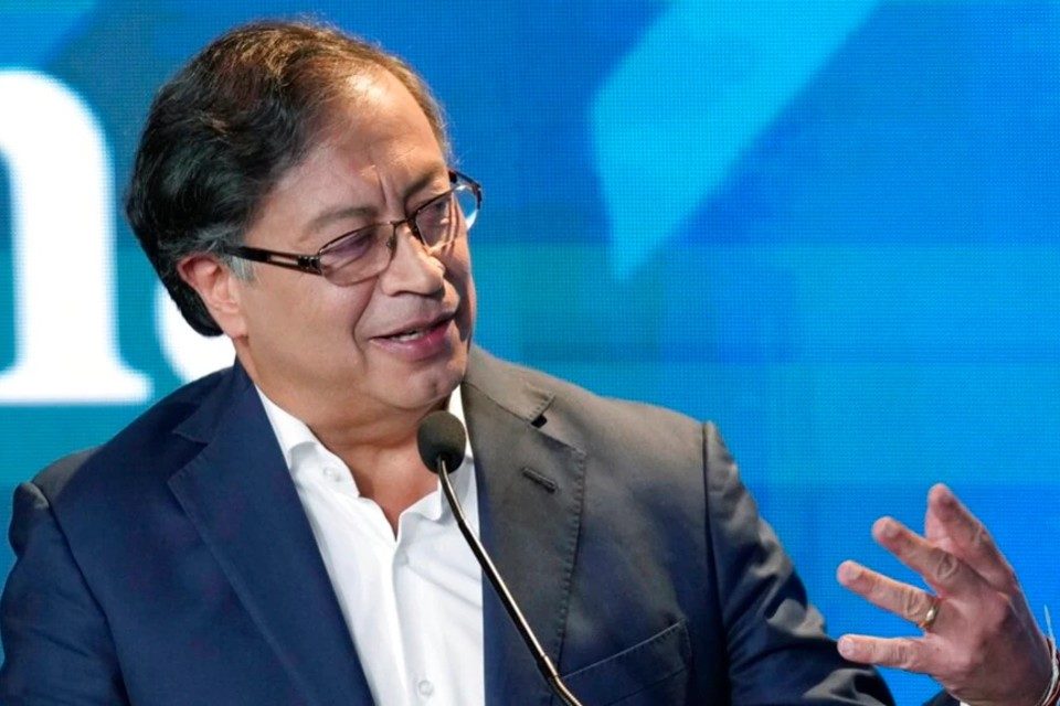 Gustavo Petro AP Colombia Monomeros