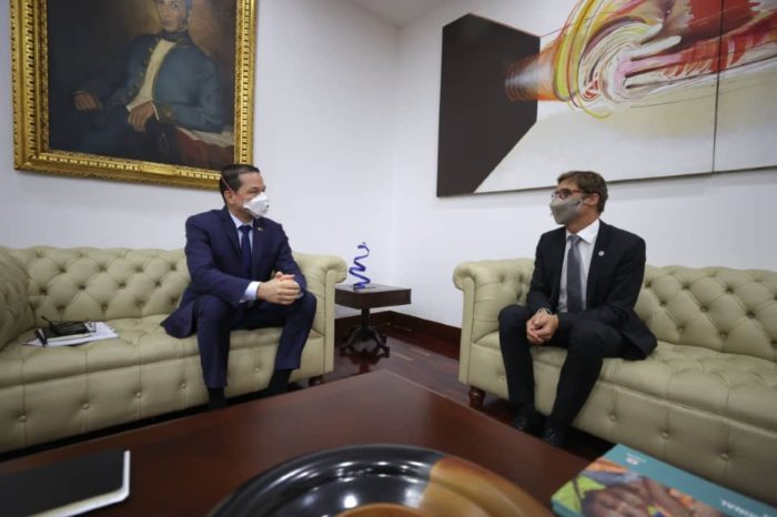 Arnaud de Baecque Cruz Roja Internacional Carlos Faría cancilleria