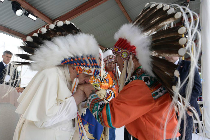 El Papa pide perdón en Canadá, ¿y en América Latina?