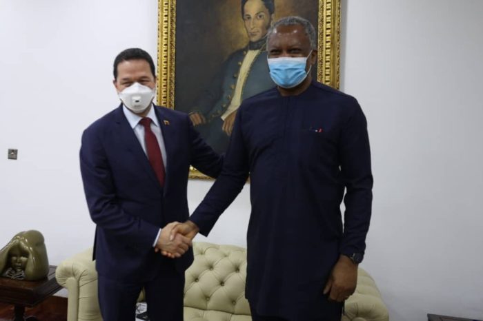 Faría canciller NIgeria