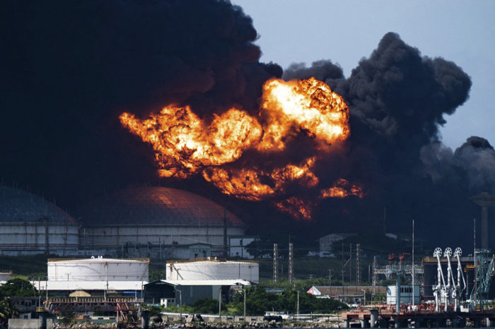 Incendio de combustible en Cuba
