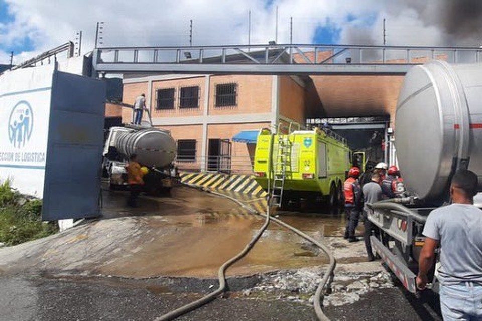 Incendio depósitos IVSS Antimano 15.08.2022